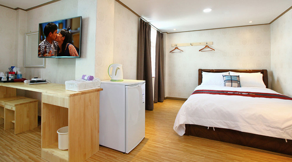 Traum Hotel y Condo Gapyeong Exterior foto
